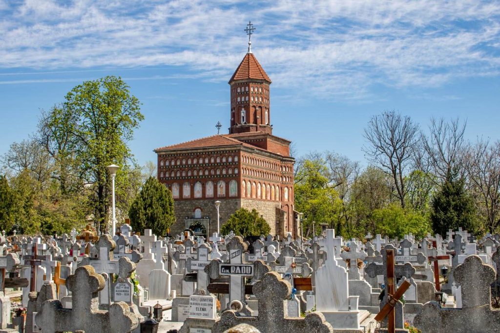 Silver Knife Church