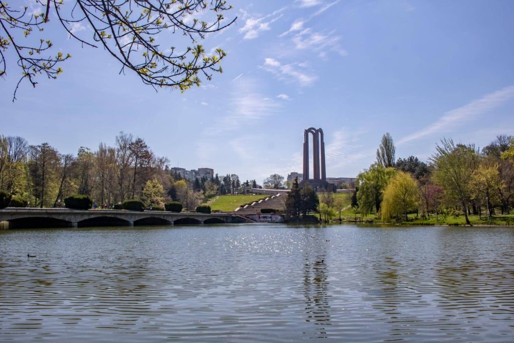 Carol I Lake