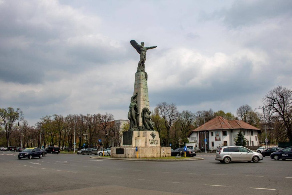 Monument to the Heroes of the Air