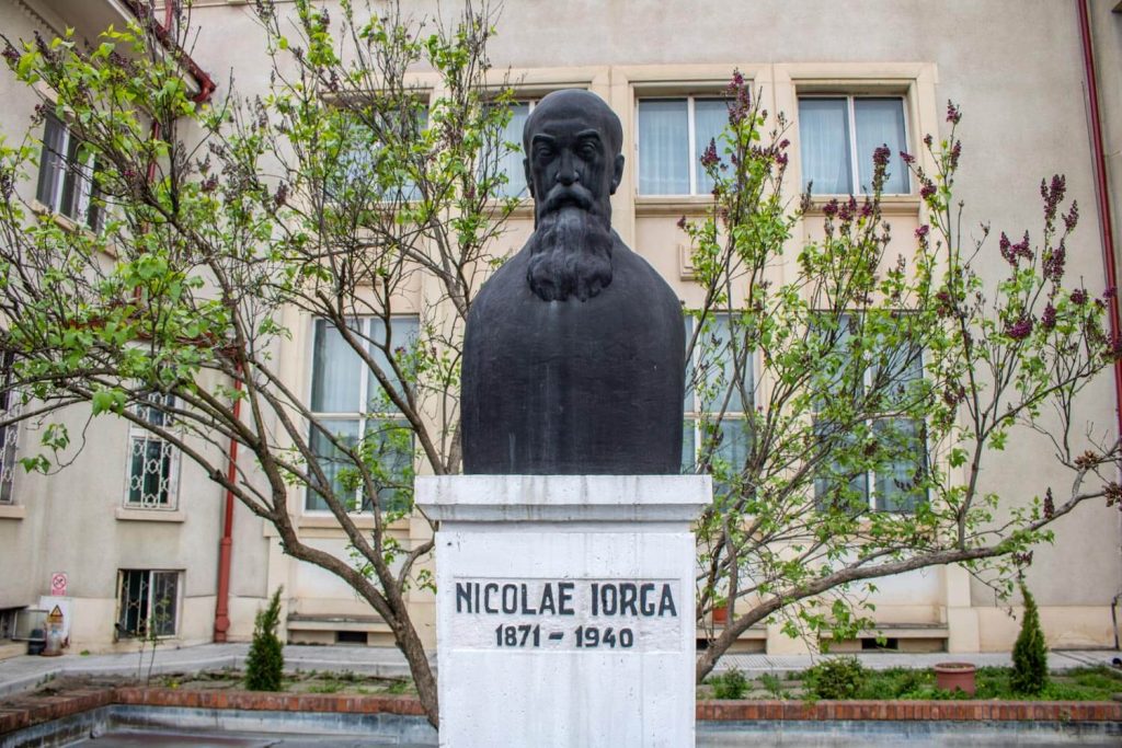 Buste of Nicolae Iorga Buste of Nicolae Iorga