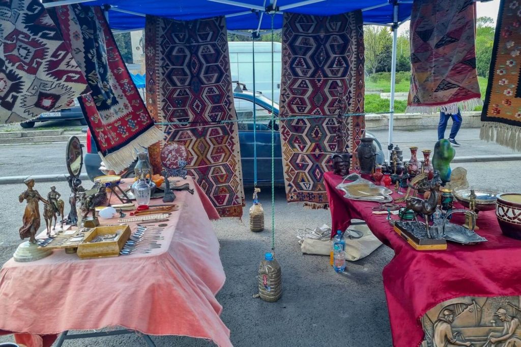 Weekend market at Heroes Square