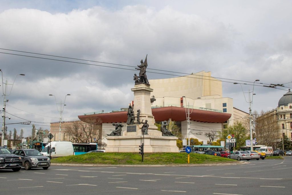 Roundabout of University Square