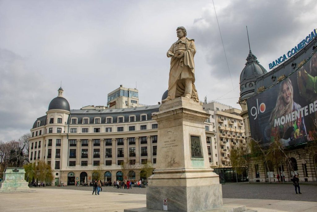Statue of Gheorghe Lazăr
