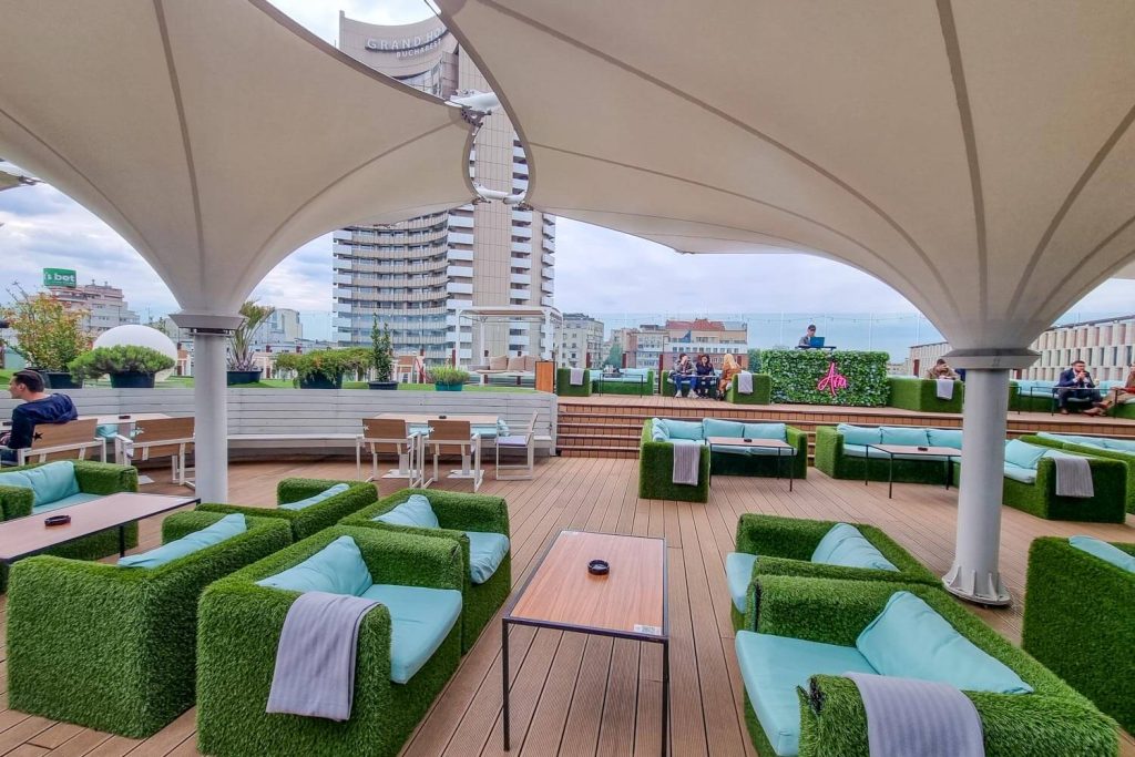 Rooftop bar and restaurant "Aria TNB"