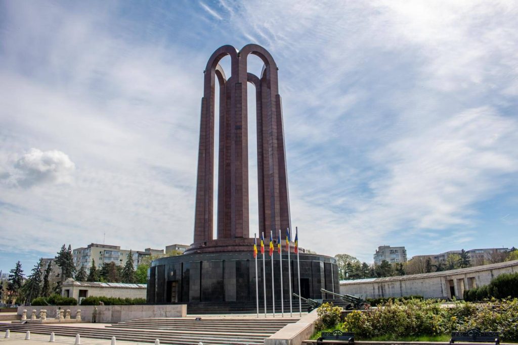 Memorial To The Heroes Of The Nation
