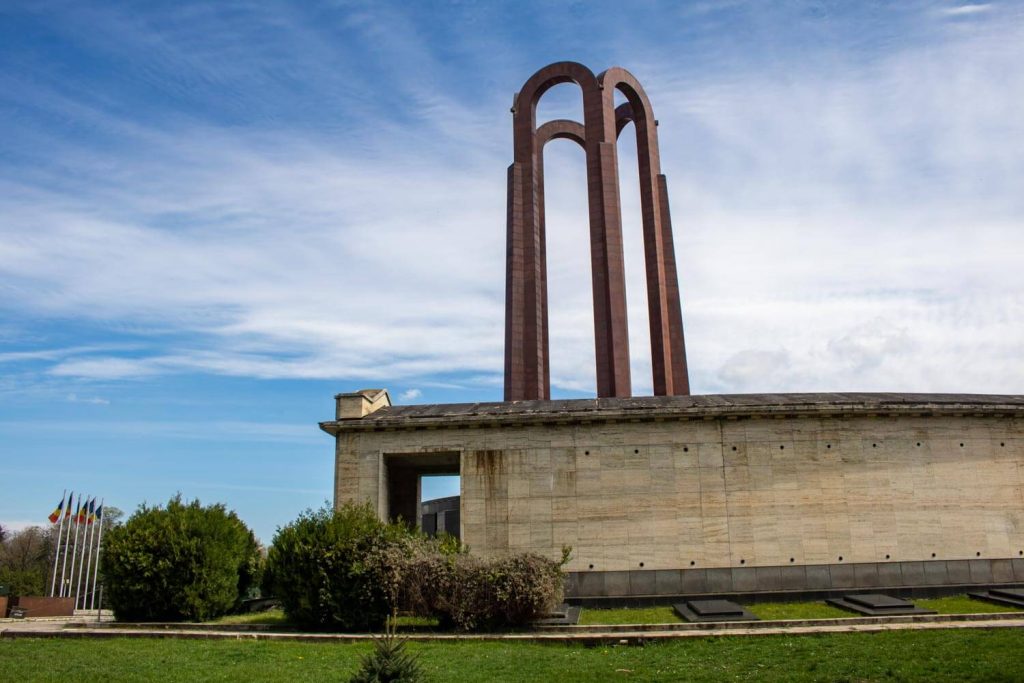 Memorial To The Heroes Of The Nation