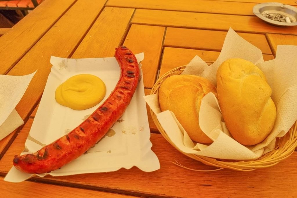 Barbecued meat with bread at Matache Market