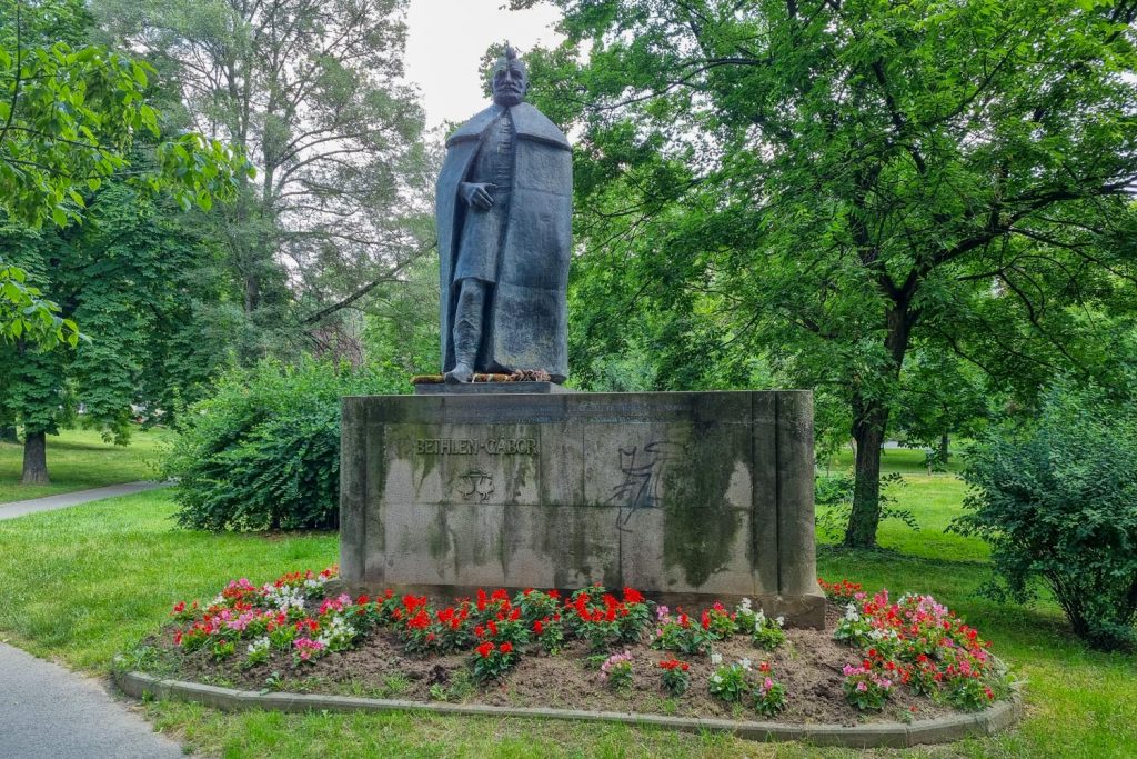 Statue of Bethlen Gábor