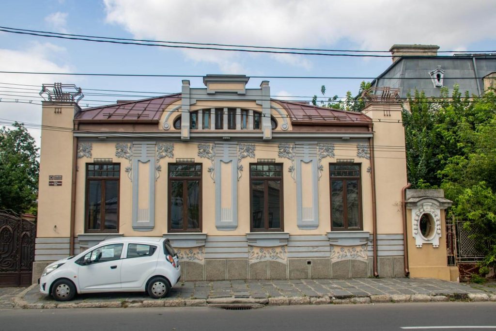 Dr. Nicolae Robitu House