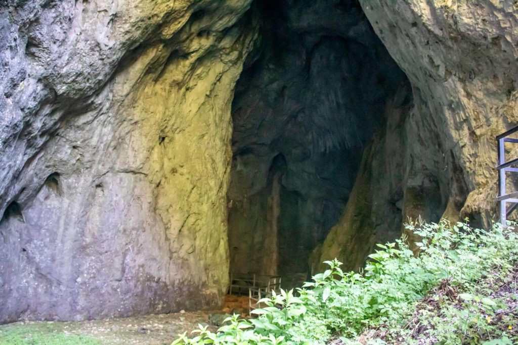 Ionele's Door Cave