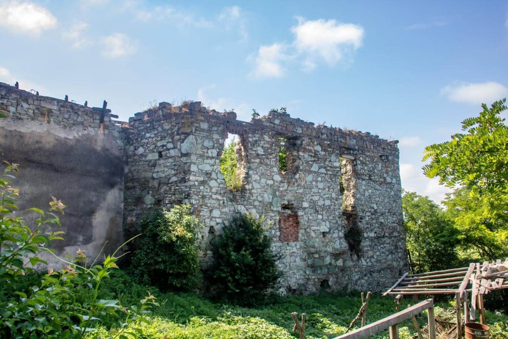 Kornis Castle