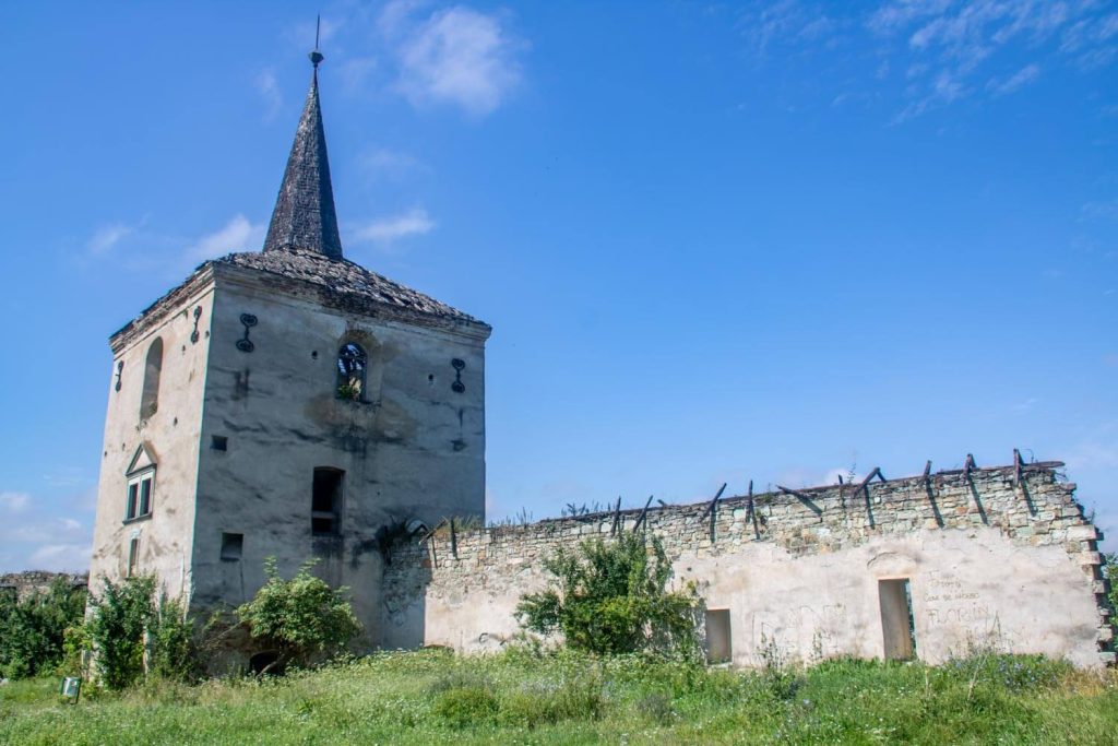 Kornis Castle