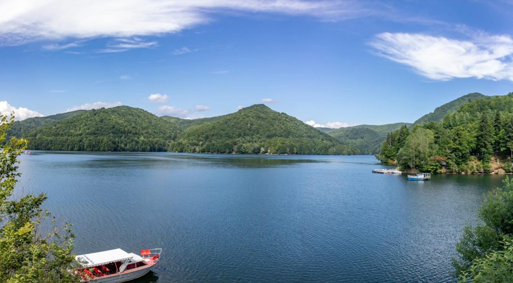 Lake Vidraru