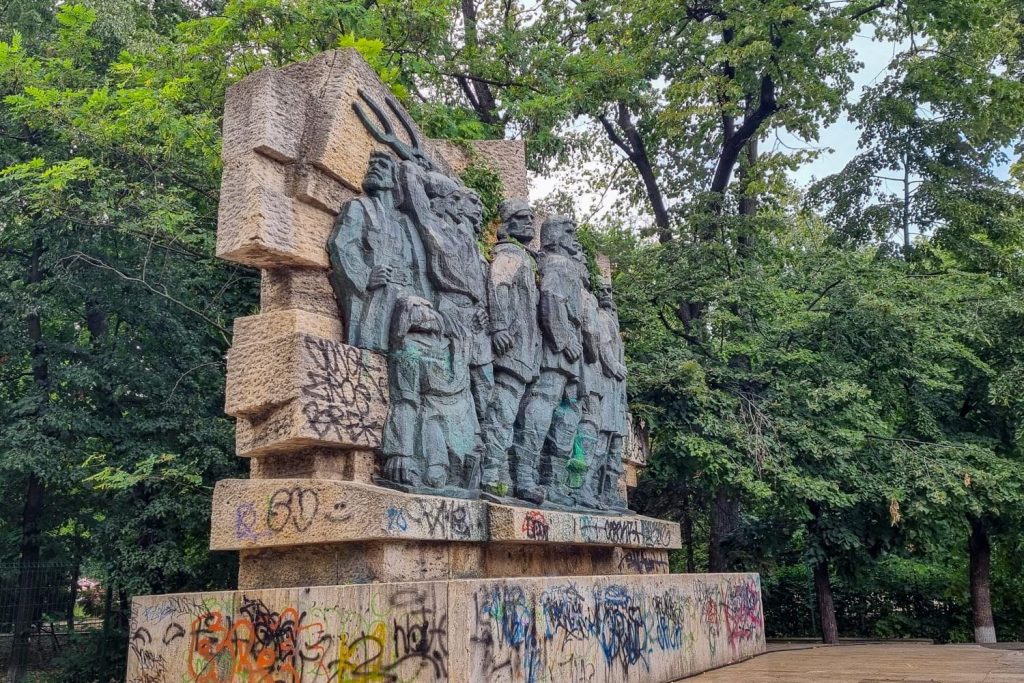 monument to the 1907 uprising botosani 1 1024x683