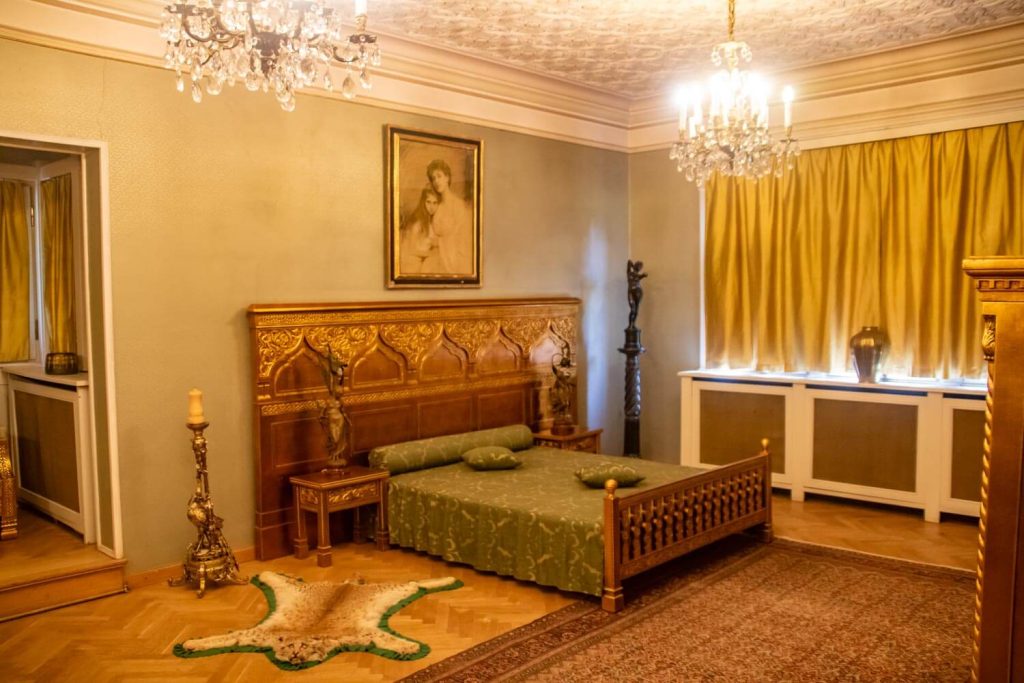 Pelișor Castle