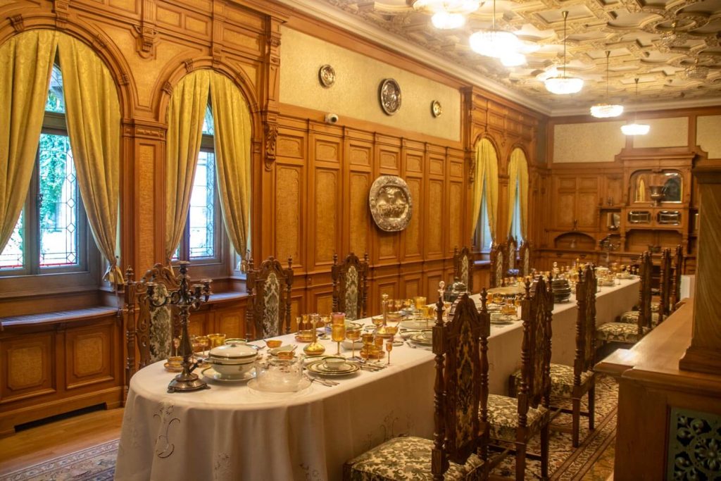 Pelișor Castle