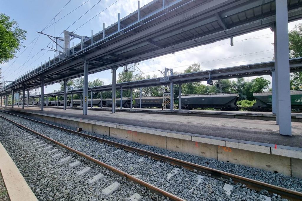 Radna Train Station