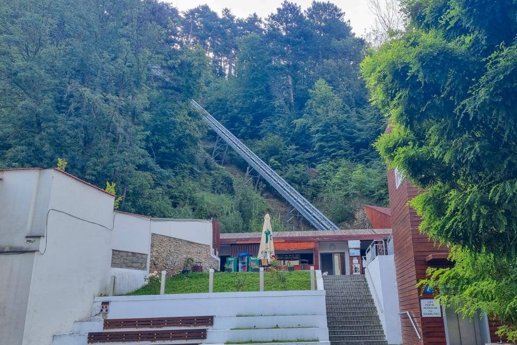 Râșnov Fortress Funicular Râșnov Fortress Funicular