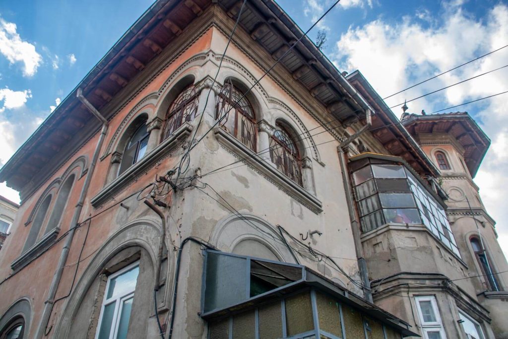 Strada Vântului (Wind Street) no. 6