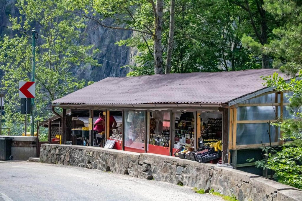 Souvenirs stalls at the Vidraru Dam