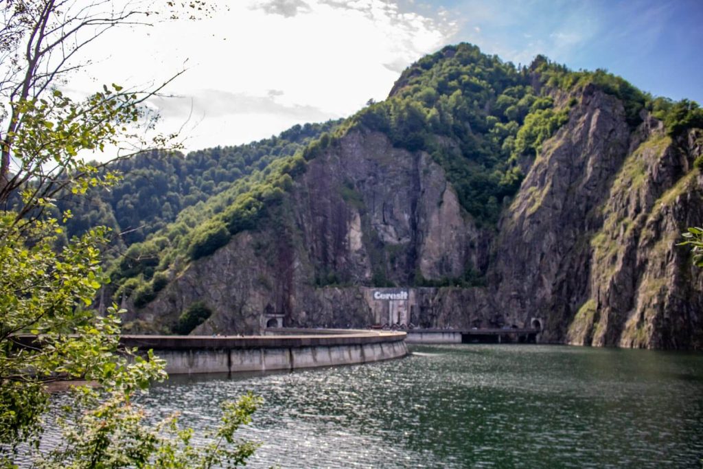 Vidraru Dam