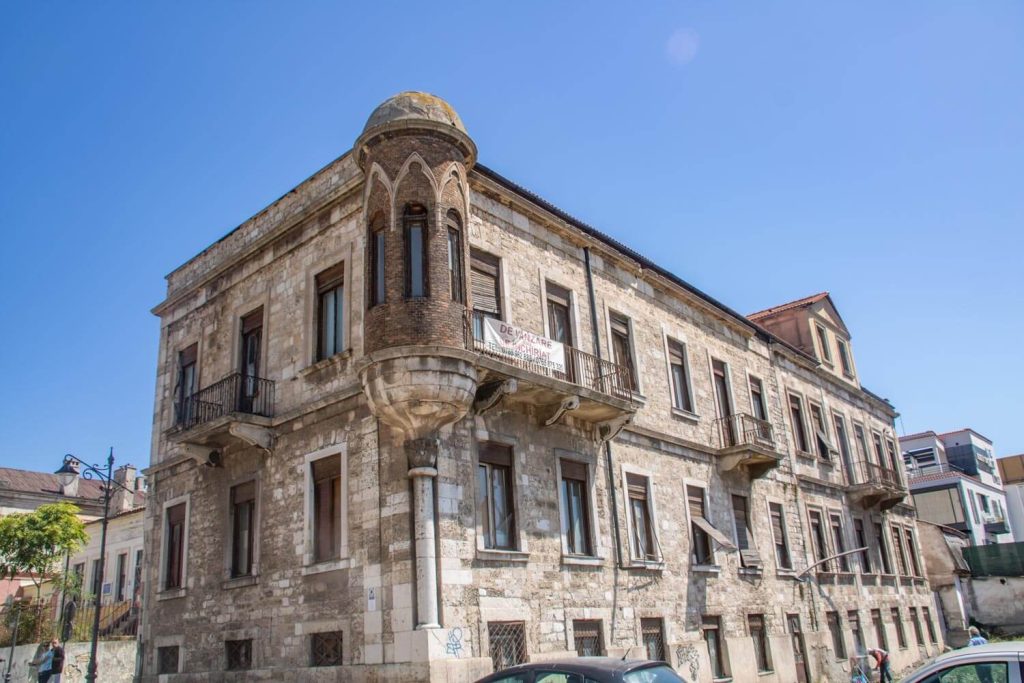 Alleon House