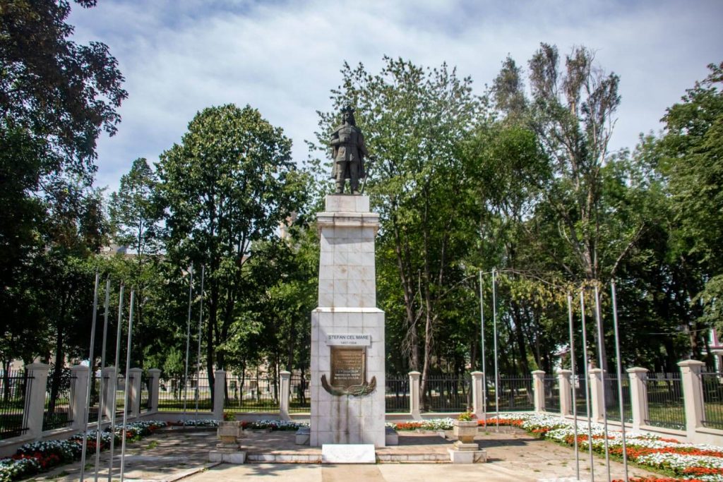 Statue of Stephen the Great in front of the Army Palace