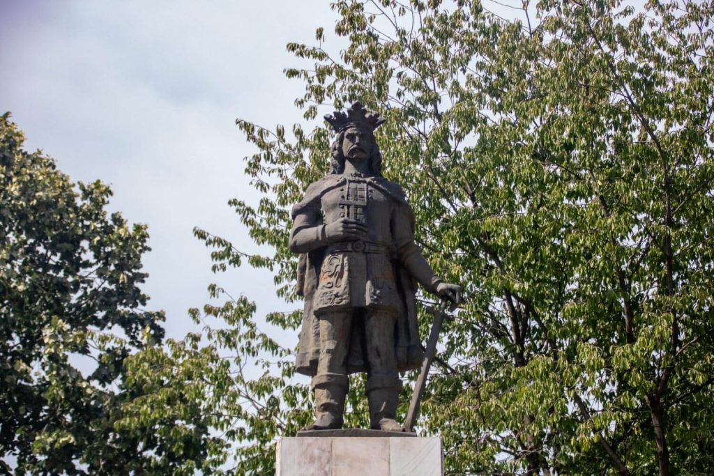 Statue of Stephen the Great in front of the Army Palace