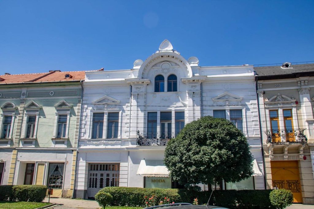 aron gabor square targu secuiesc 2 1024x683