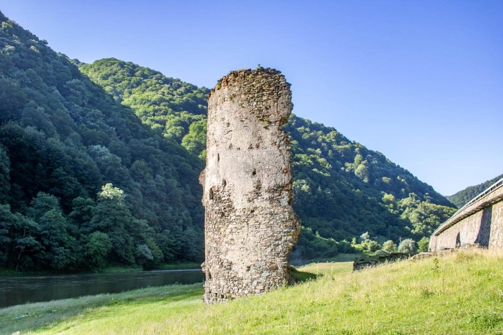 Broken Tower of Boița