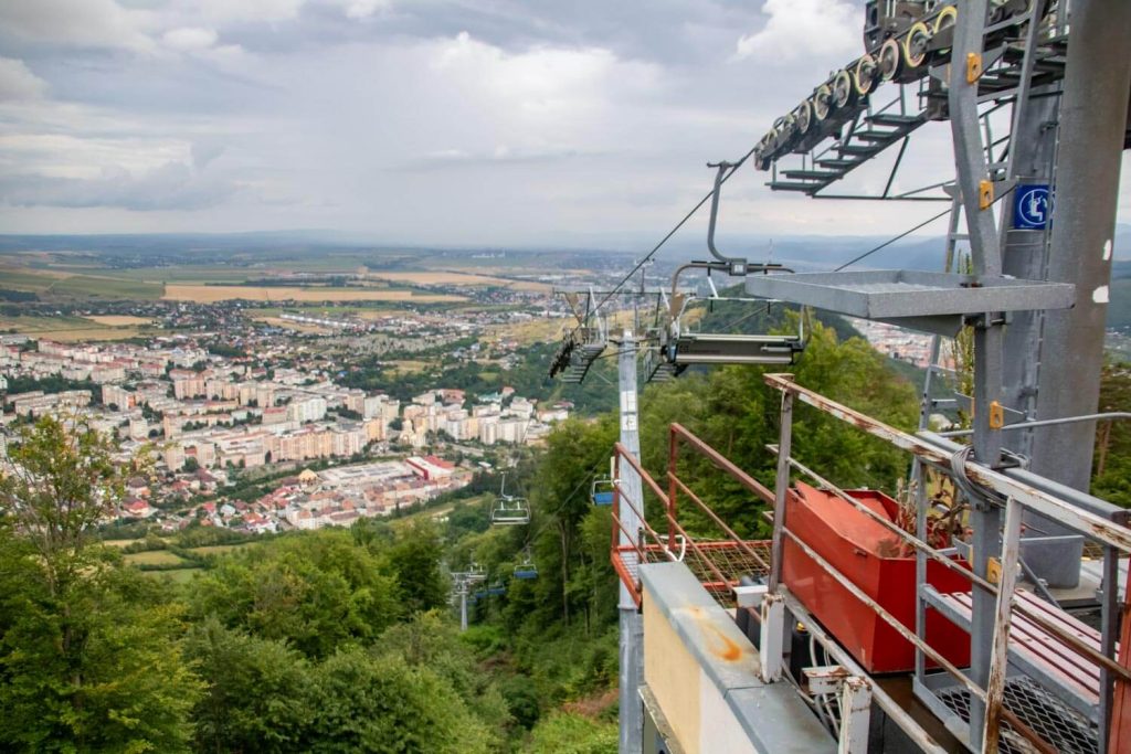 Chair lift on Cozla Mountain