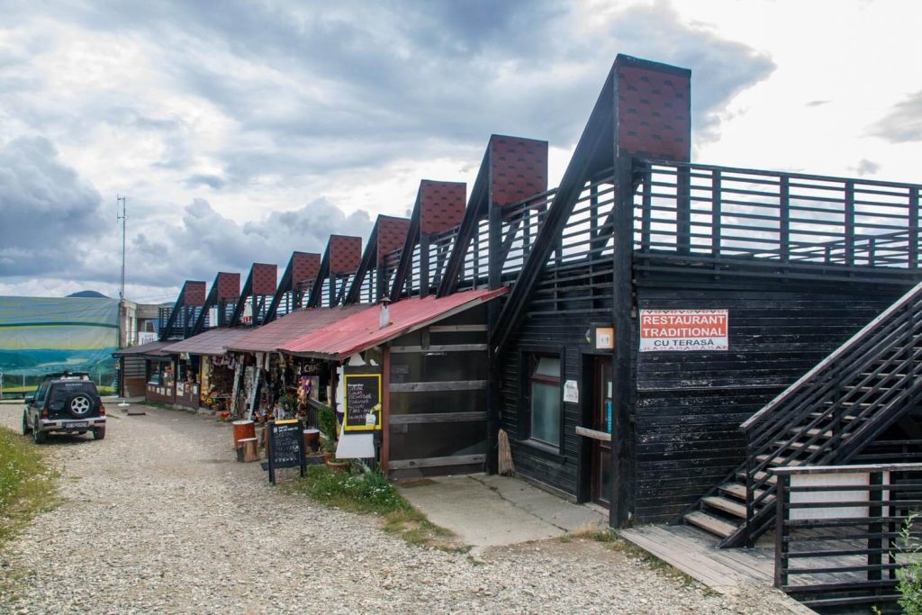 Panorama deck with shops and cafes