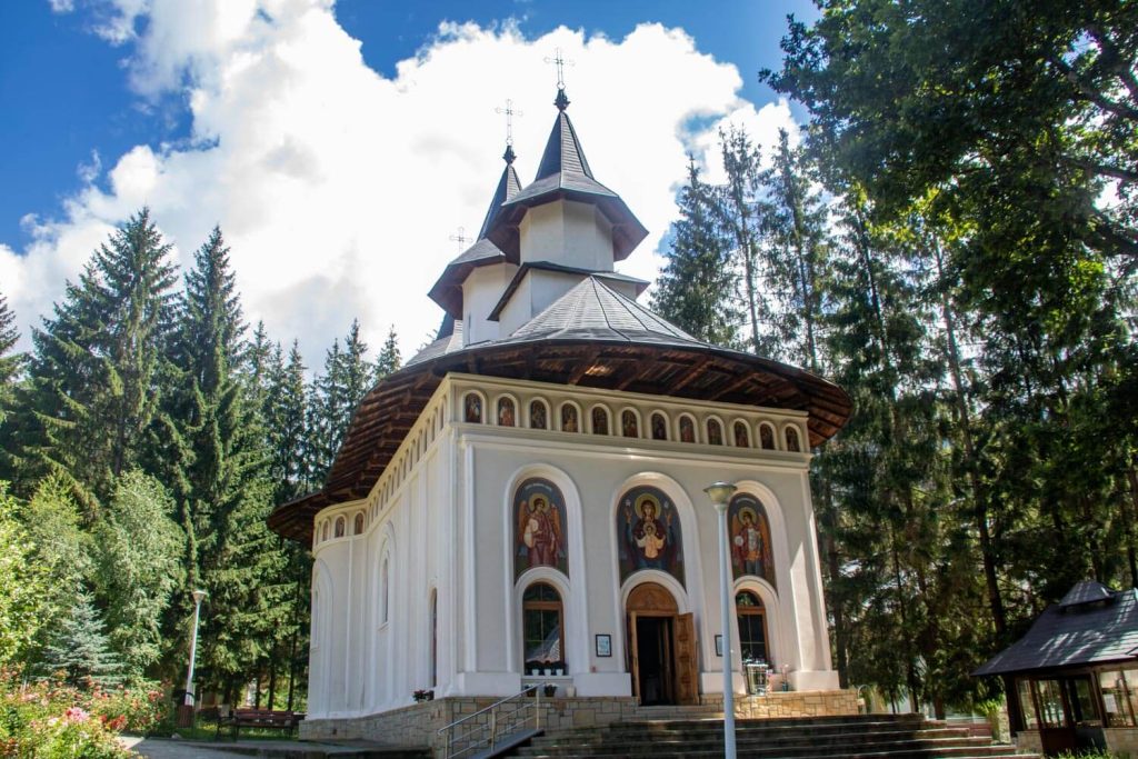 durau monastery ceahlau 3 1 1024x683