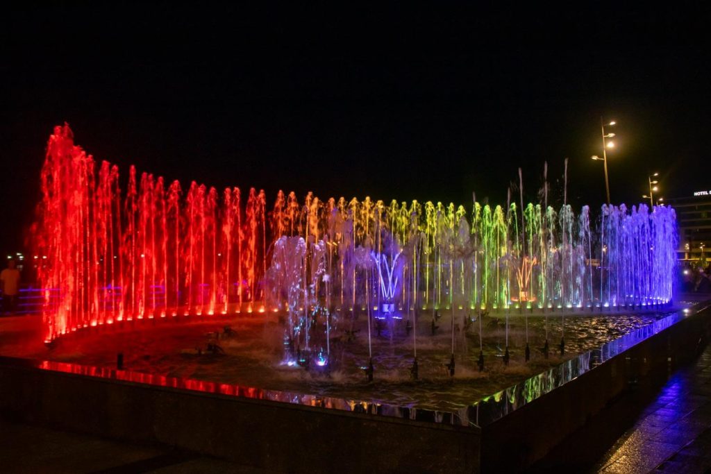 Fountain show on the riverfront promenade
