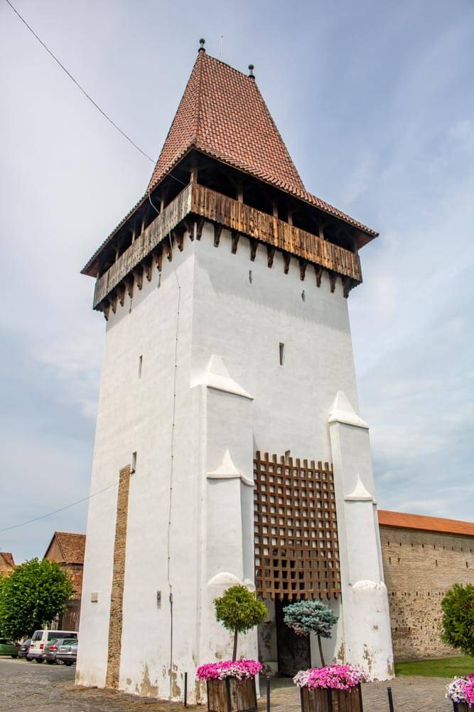 forkesch gate tower medias 3