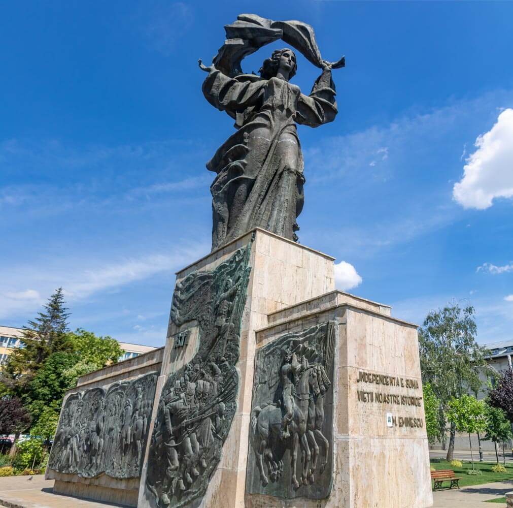 independence monument iasi 4 1