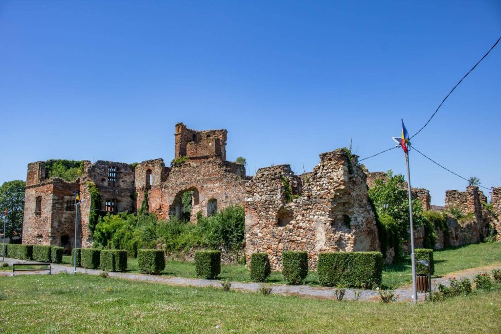 Lónyai Castle
