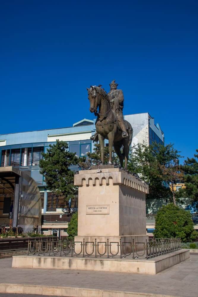 mircea the elder monument tulcea 2 1
