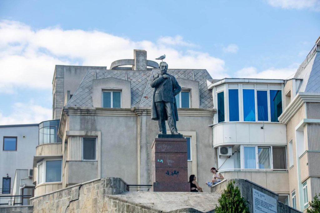 Statue of Anghel Saligny