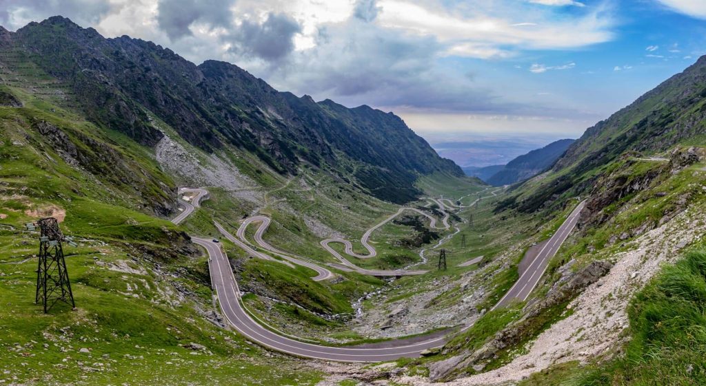 Transfăgărășan viewpoint at Lake Bâlea Transfăgărășan viewpoint at Lake Bâlea