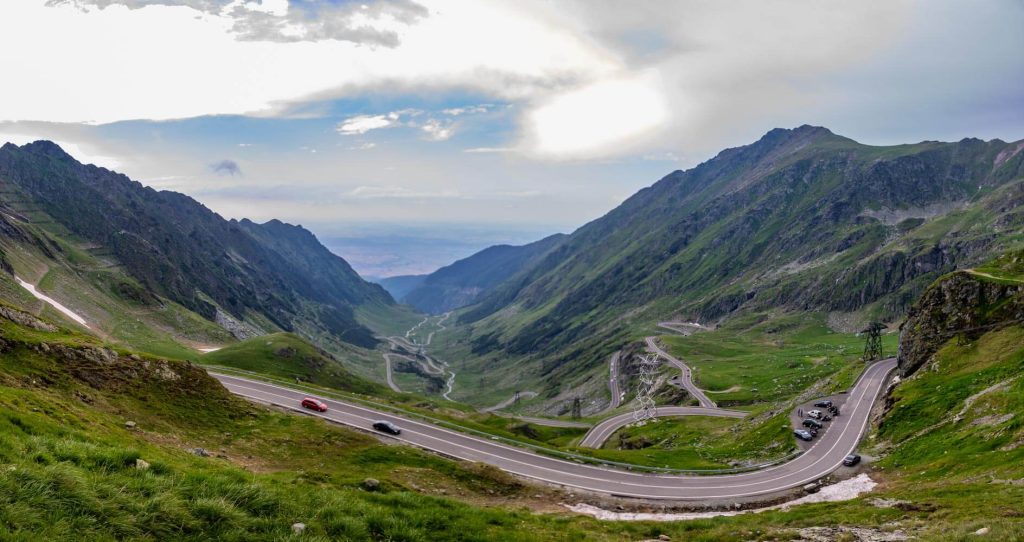 Transfăgărășan viewpoint at Lake Bâlea Transfăgărășan viewpoint at Lake Bâlea