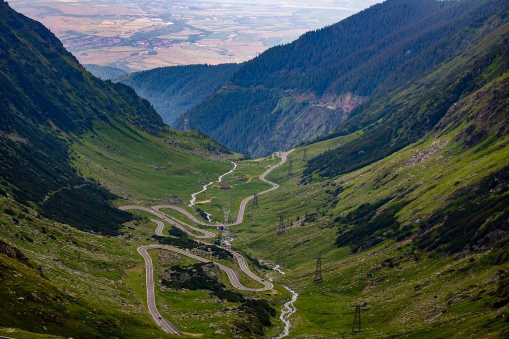 Transfăgărășan viewpoint at Lake Bâlea Transfăgărășan viewpoint at Lake Bâlea