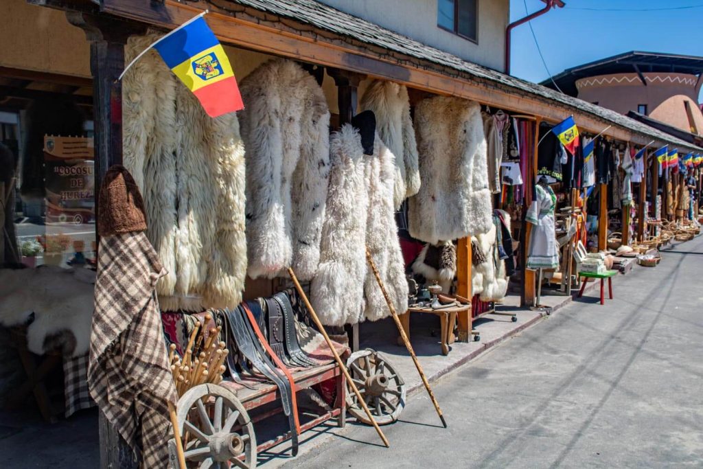 horezu souvenir stalls 6 1024x683