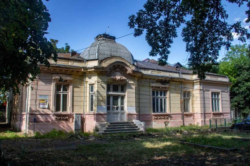 Zaharia House