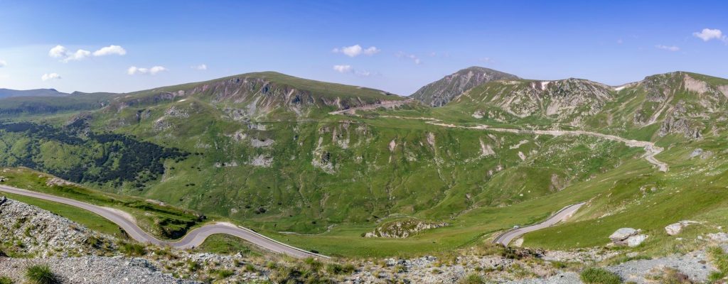 carbunele viewpoint and artisan market transalpina 1 1 1024x400