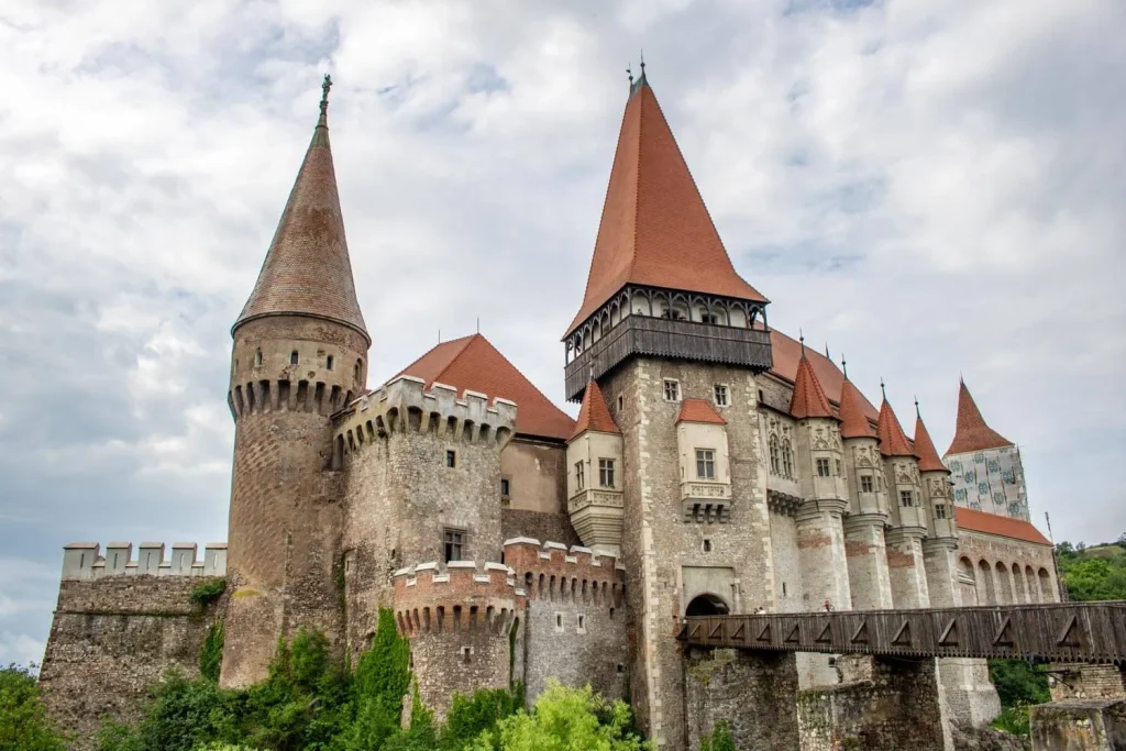 corvin castle transylvania 1024x683
