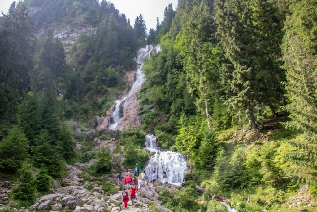 horses waterfall 9 1 1024x683