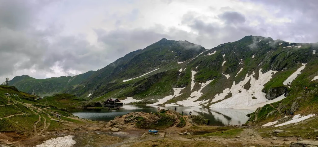 lake balea sibiu 1 1024x475