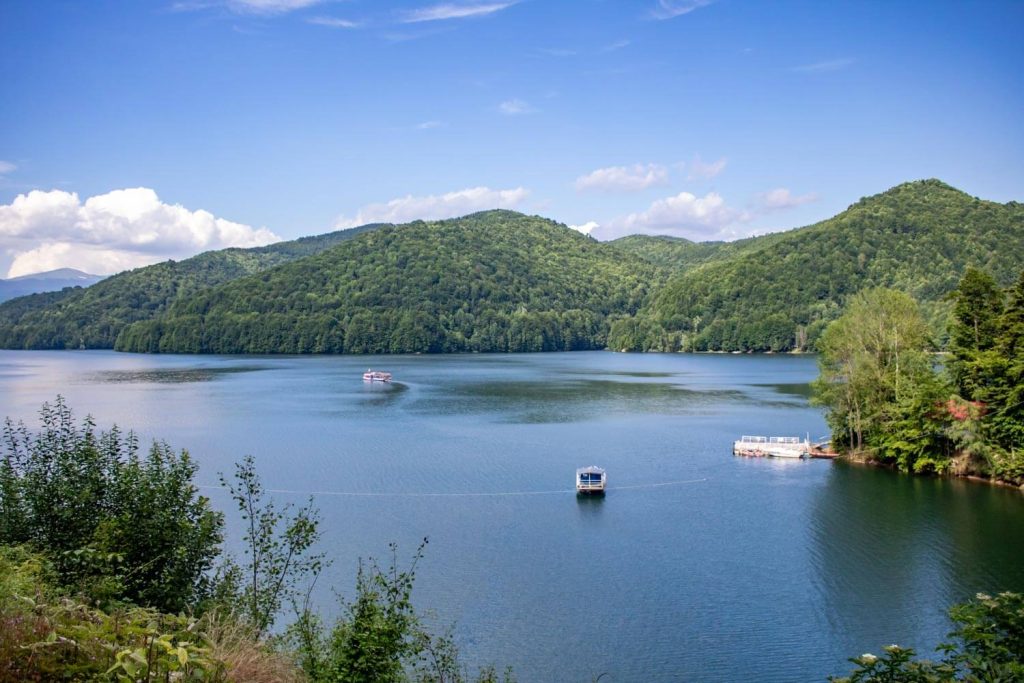 lake vidraru arges 1 1024x683