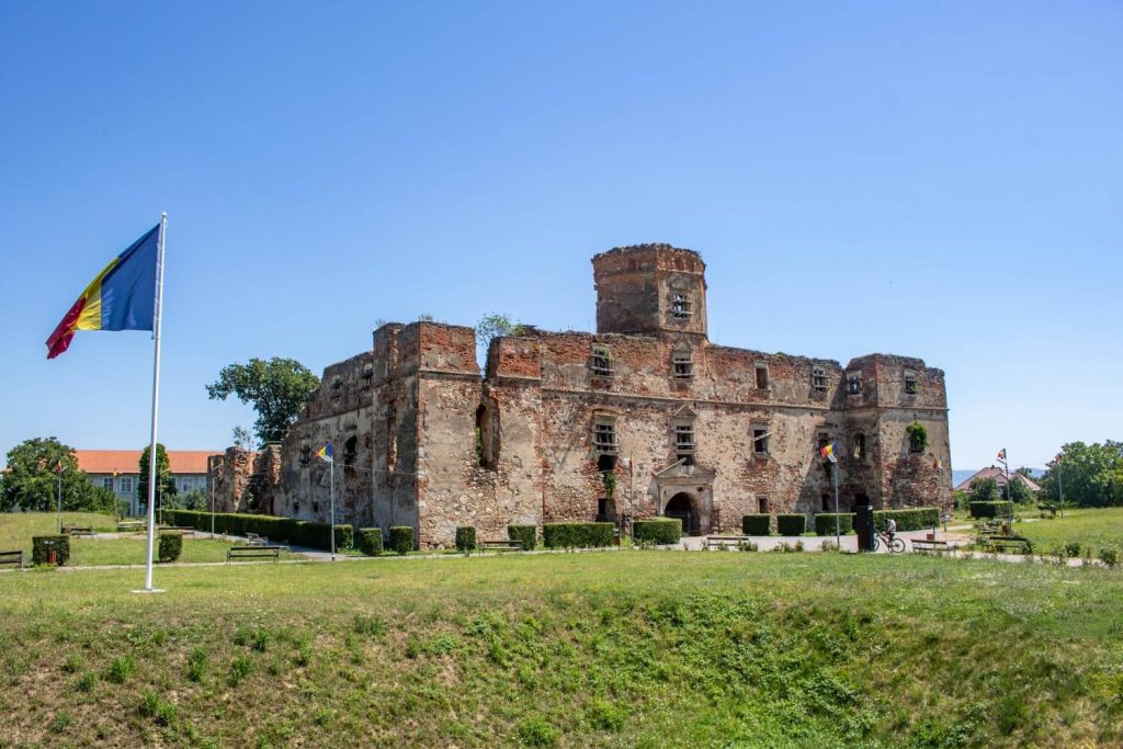 lonyai castle mediesu aurit 1 1024x683